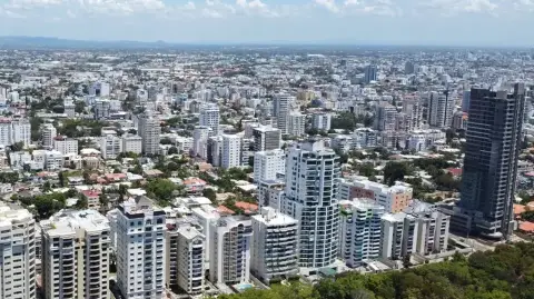 Gobierno eleva proyección de crecimiento del PIB a 4.5 % para 2026