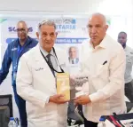 Ramón Tallaj es reconocido y presenta iniciativas de salud para el país