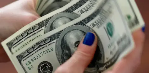 El dólar se cotiza a 58,70 pesos dominicanos este sábado