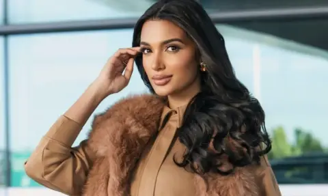 Celinee Santos celebra la obtención de la segunda corona de Miss Mundo